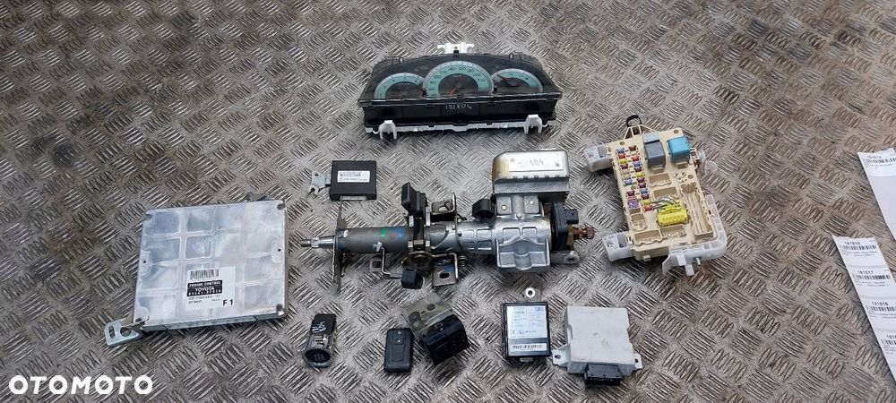 ZESTAW STARTOWY TOYOTA COROLLA VERSO II 2.0 D4D 89661-0F010 - 1