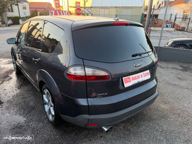 Ford S-Max 2.0 TDCi Titanium 7L - 16