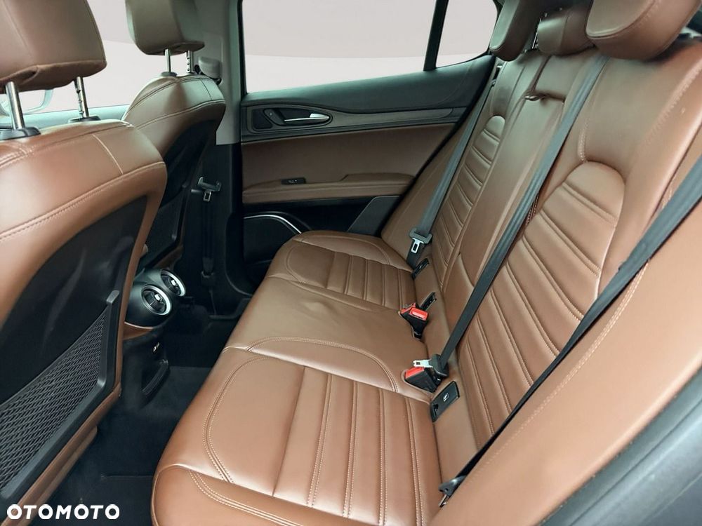 Alfa Romeo Stelvio 2.0 Turbo TI Q4 - 27