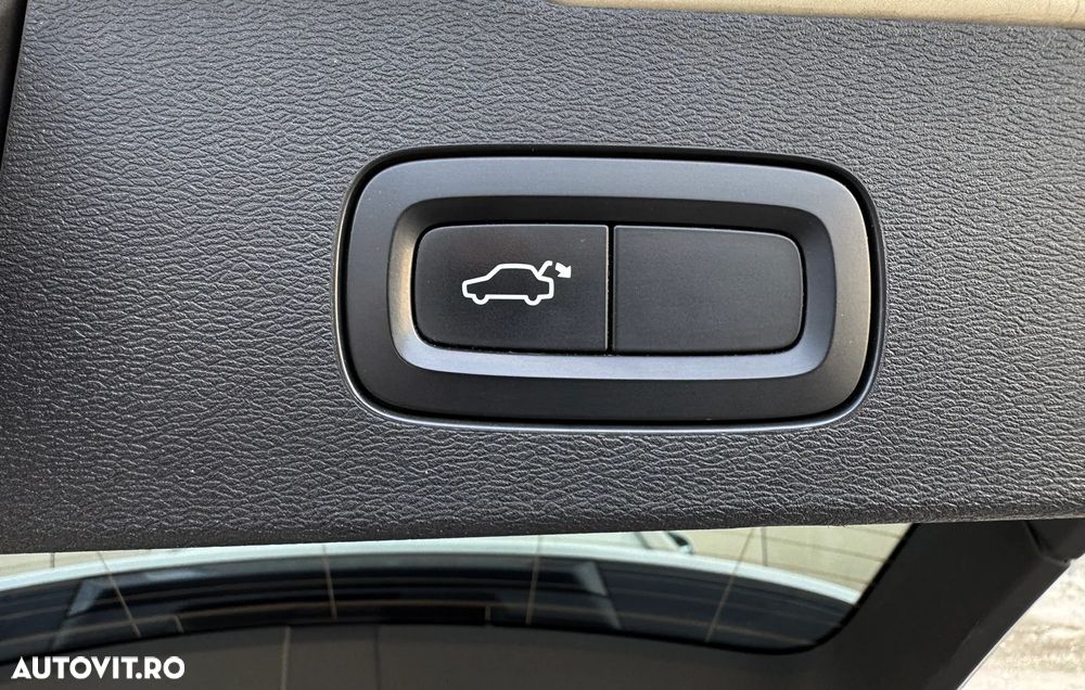 Volvo V60 D4 Momentum Pro - 32