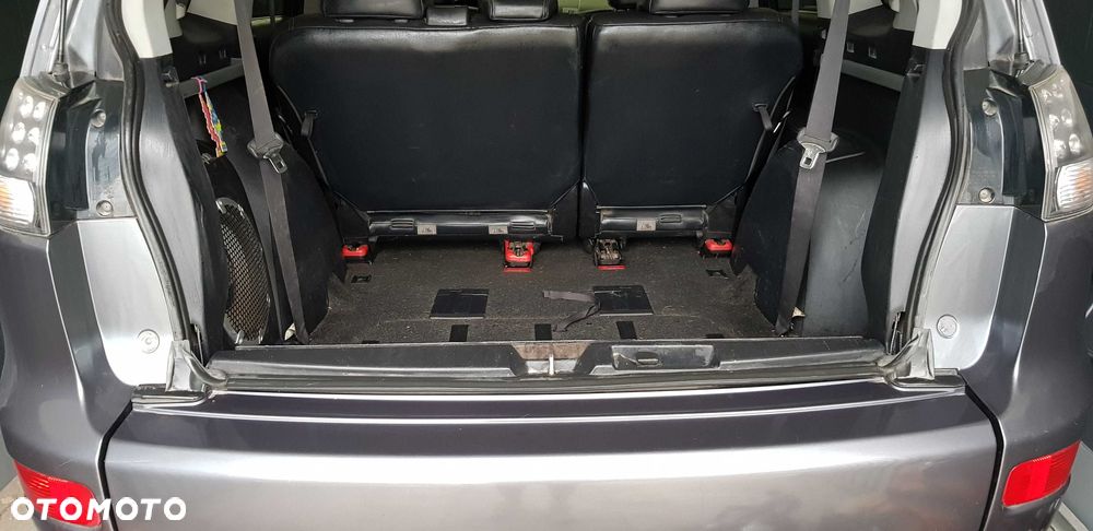 Mitsubishi Outlander - 7
