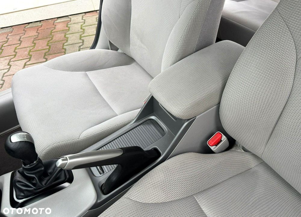 Honda Civic 1.8 i-VTEC Comfort - 29