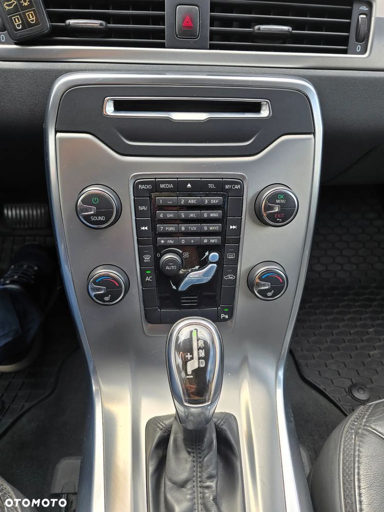 Volvo XC 70 D4 Geartronic Momentum - 21