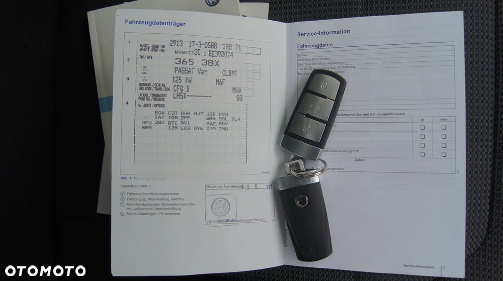 Volkswagen Passat Variant 2.0 TDI BlueMotion Technology Exclusive - 18