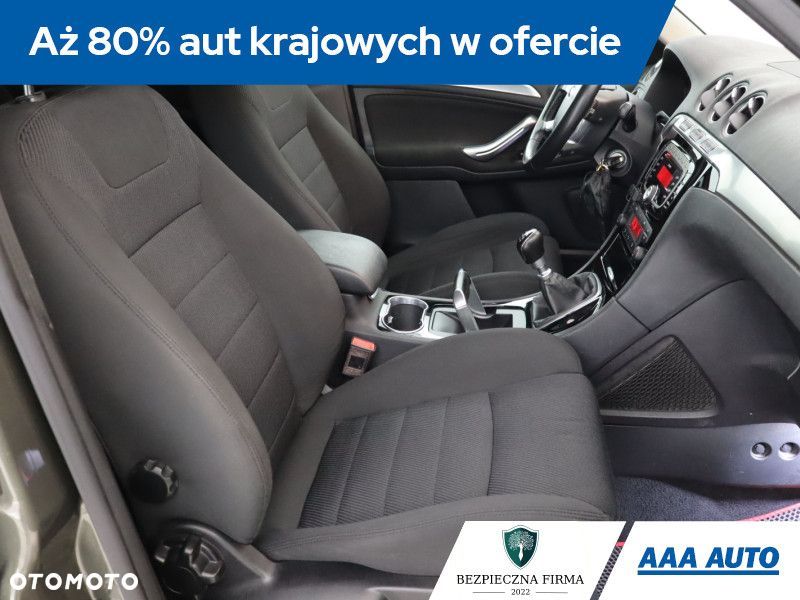 Ford S-Max - 11