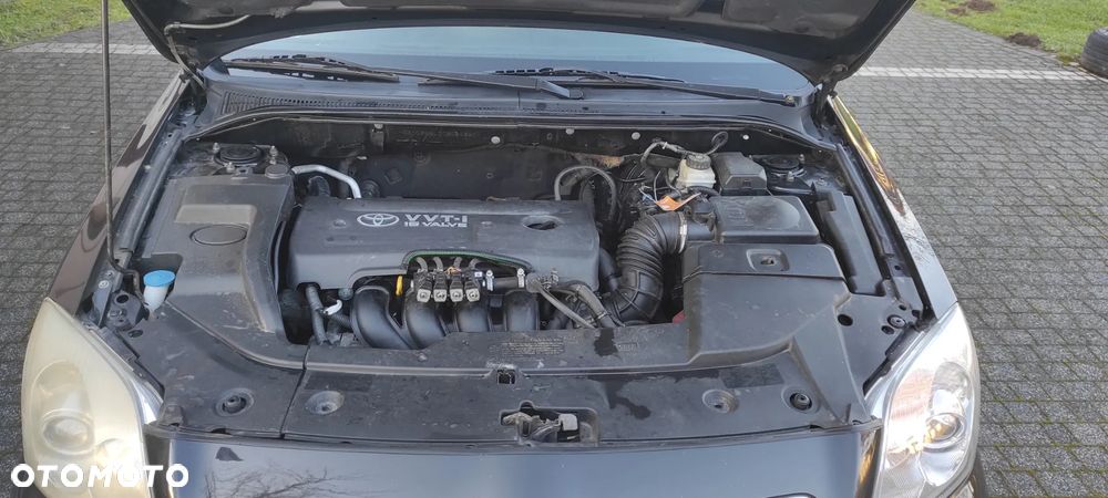 Toyota Avensis 1.8 VVT-i - 12