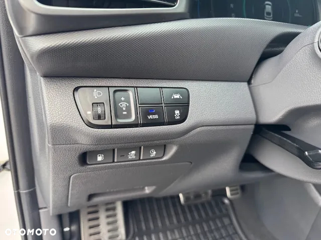 Hyundai IONIQ - 27