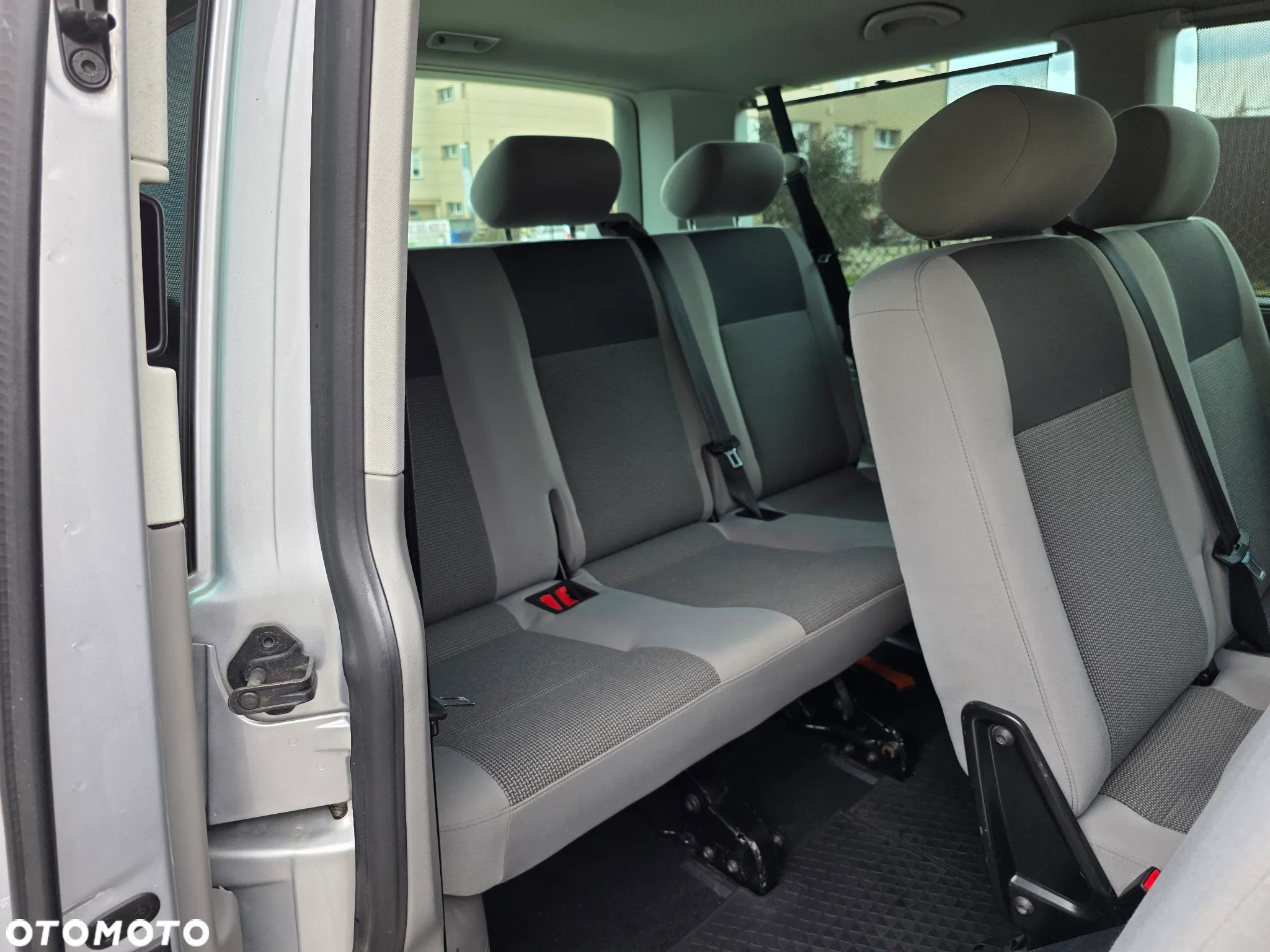 Volkswagen Caravelle - 17