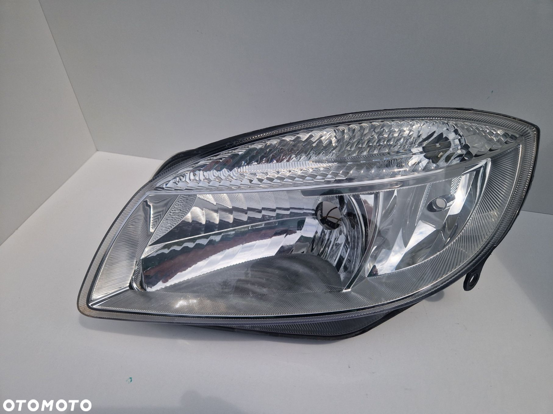 SKODA FABIA 2 II  LAMPA PRZÓD PRZEDNIA LEWA  EUROPA 8A61-13W030AJ - 4