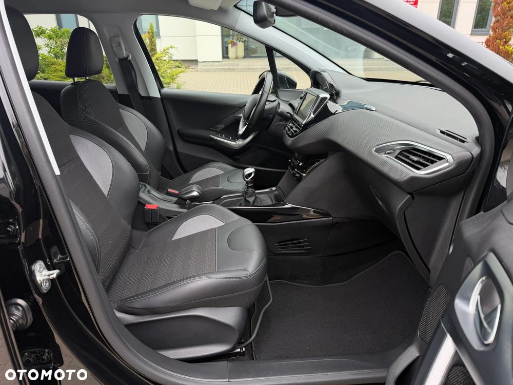 Peugeot 2008 1.2 PureTech Allure S&S - 23