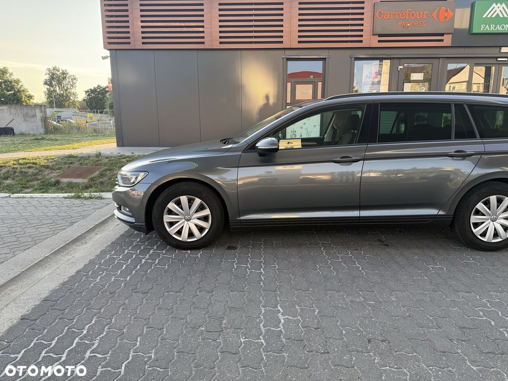 Volkswagen Passat - 4