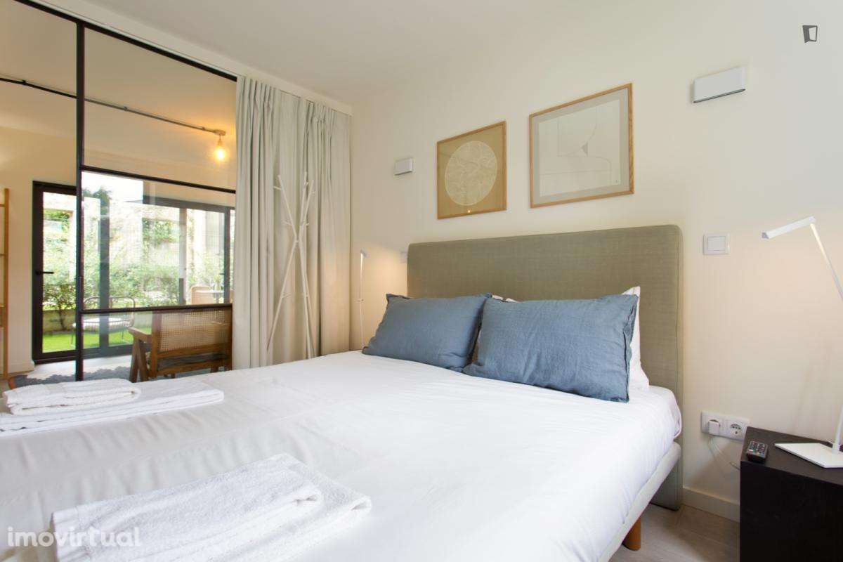 Estúdio - localizado em Santo Ildefonso Porto - Grande imagem: 2/13