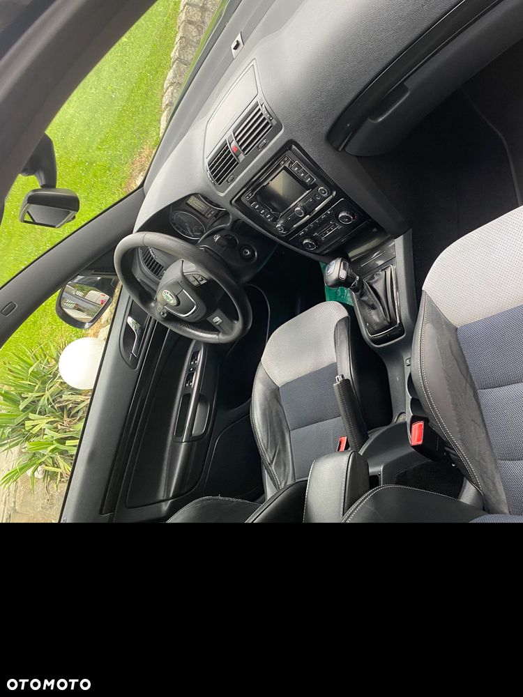 Skoda Octavia 2.0 TDI DPF RS DSG - 25