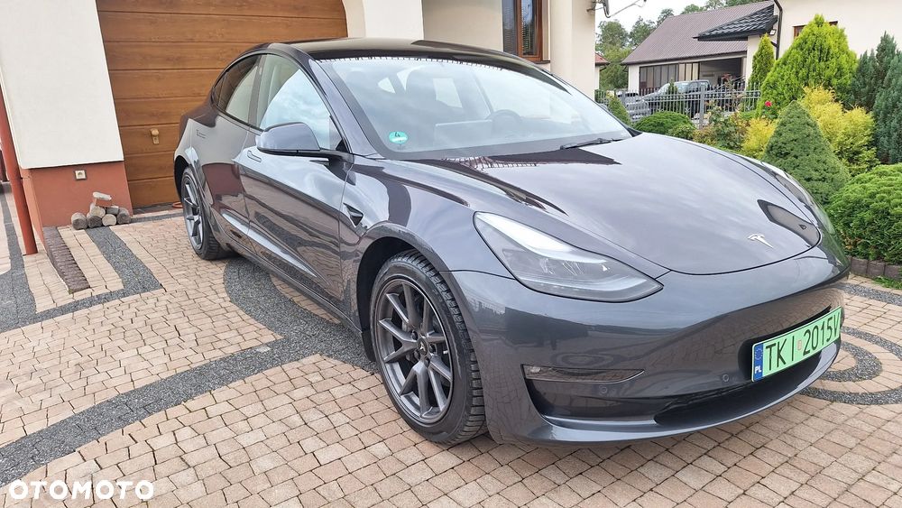 Tesla Model 3 2022 photo 3