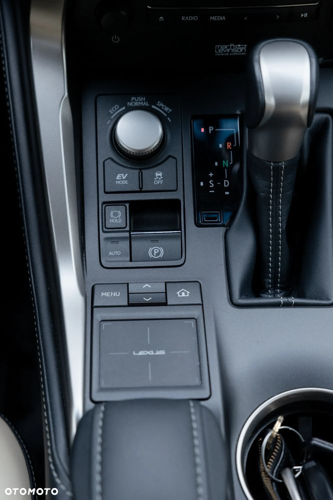 Lexus NX 300h Prestige AWD - 23