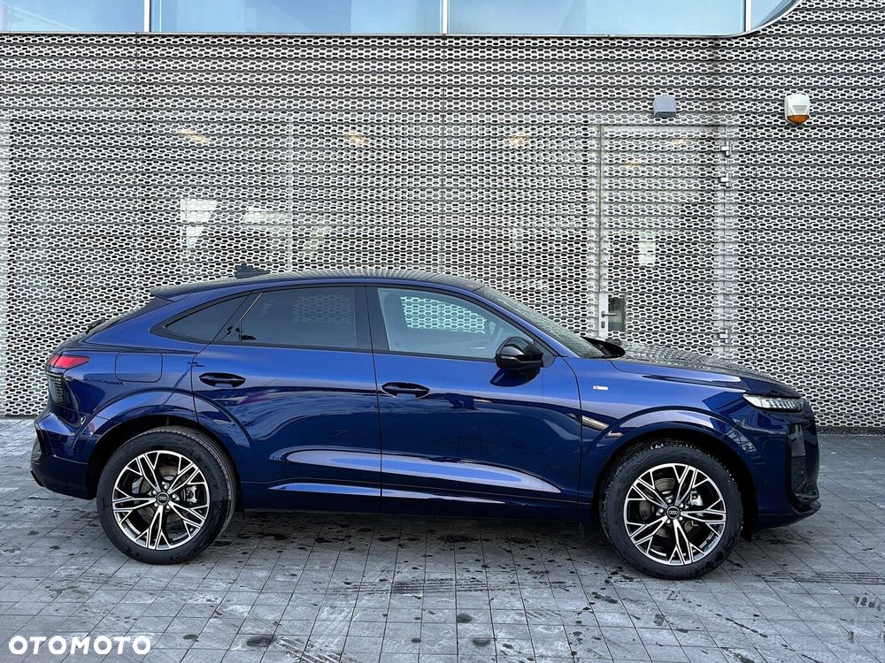 Audi Q3 Sportback - 11