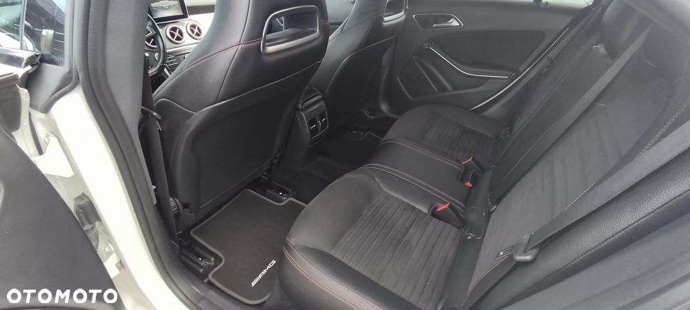 Mercedes-Benz CLA 180 AMG Line - 18