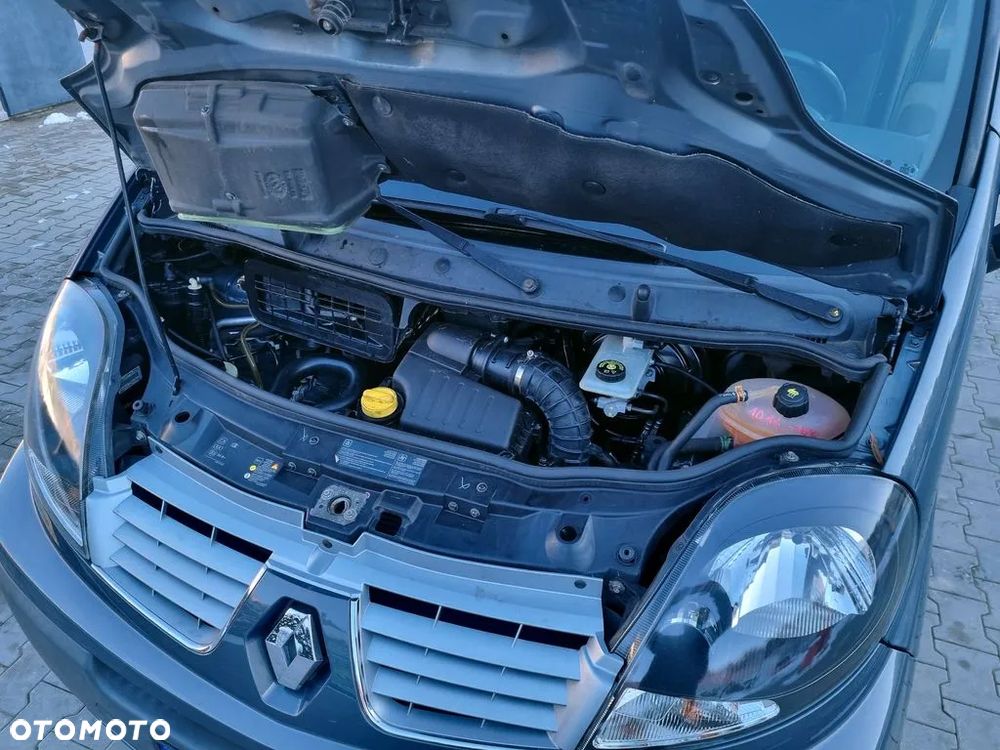 Renault Trafic Grand Passenger Black Edition - 8