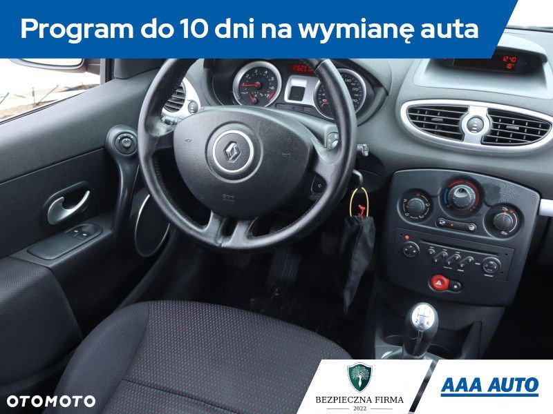 Renault Clio - 9