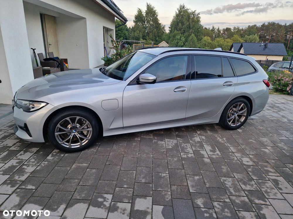 BMW Seria 3 330e xDrive - 2
