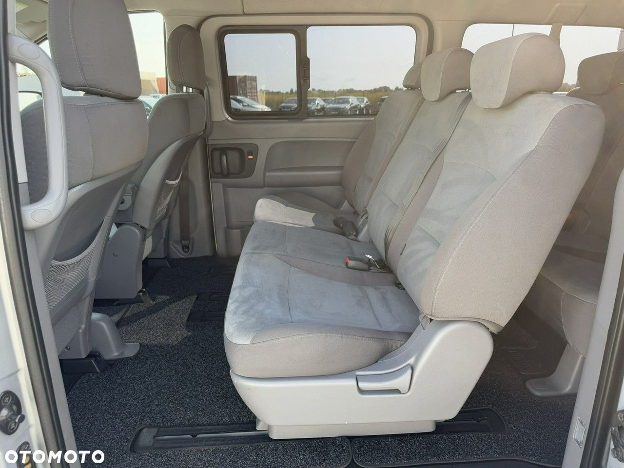 Hyundai H-1 2.5 CRDi Travel Family - 12
