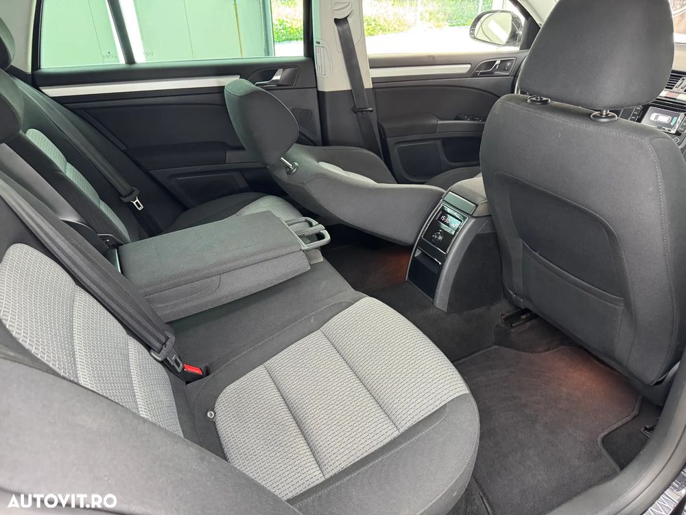 Skoda Superb 2.0 TDI Green tec DSG Exclusive - 6