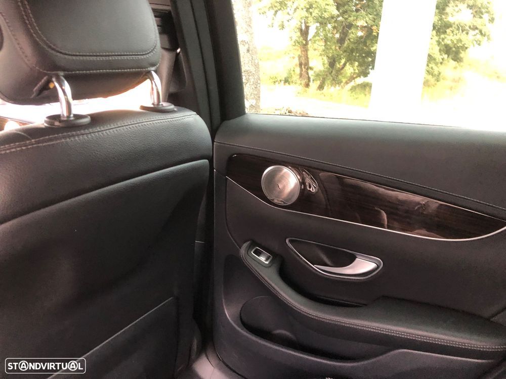 Mercedes-Benz GLC 220 d 4Matic 9G-TRONIC Exclusive - 4