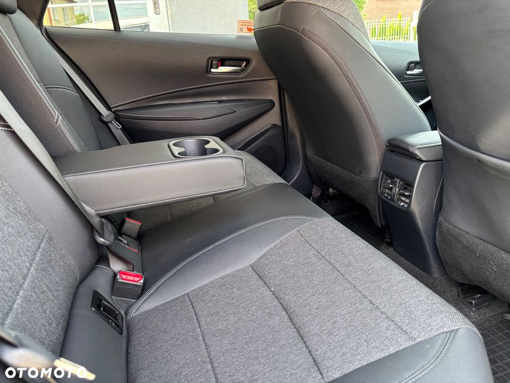 Toyota Corolla 2.0 Hybrid Comfort - 27
