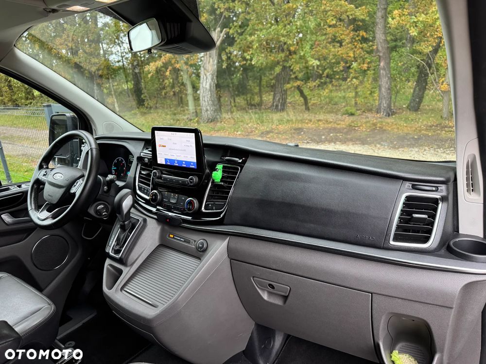 Ford Tourneo Custom - 33