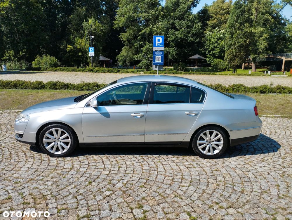 Volkswagen Passat 2.0 TDI DSG Highline - 20