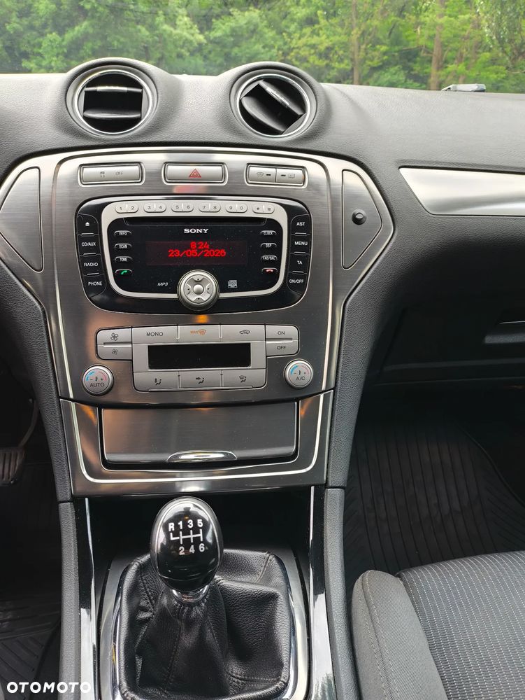 Ford Mondeo 2.0 TDCi Silver X - 12