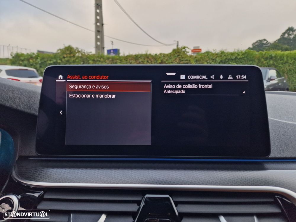 BMW 530 e Pack Desportivo M - 39