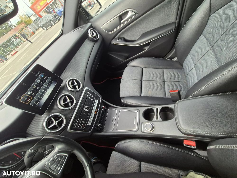 Mercedes-Benz GLA - 9
