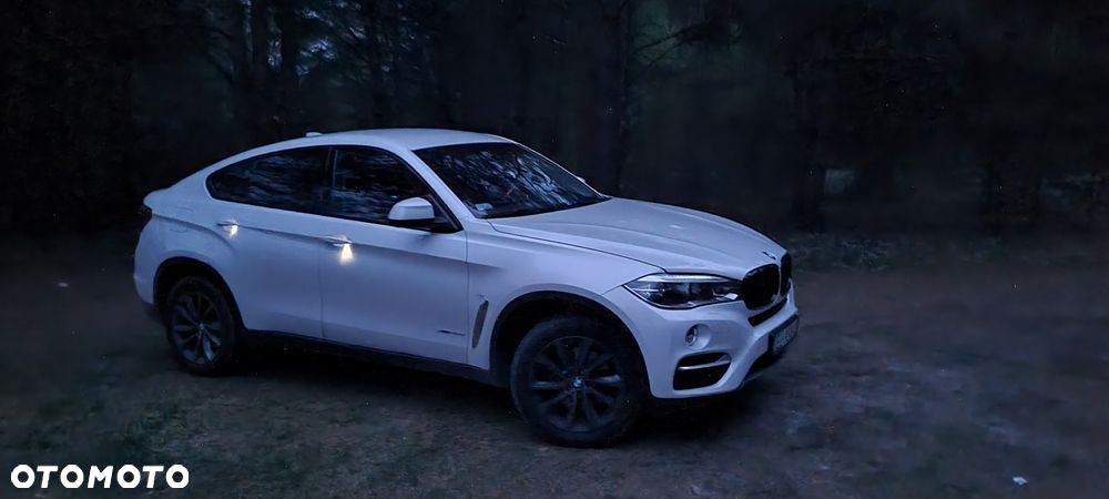 BMW X6 xDrive40d - 11