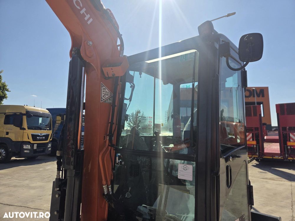 Hitachi 3,7 tone, Hitachi ZX33-6, 2023, 2.253h, CUPLA RAPIDA+3 cupe NOI, lama nivelare, inst picon pe brate, aer cond, antifurt, latime 1,55m, ad sapare, 3,5m, ridica 2,8t, posibilitate leasing 4 ani, senile 90% ok, PROMOTIE 36.900 EUR+Tva - 23