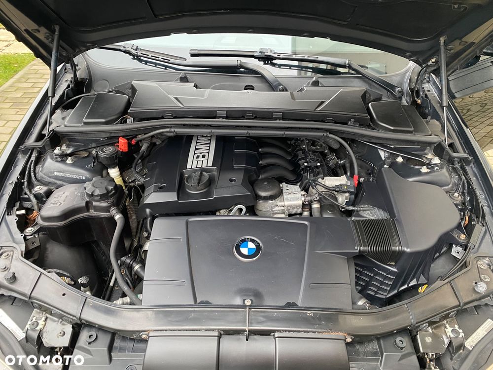 BMW Seria 3 318i - 14