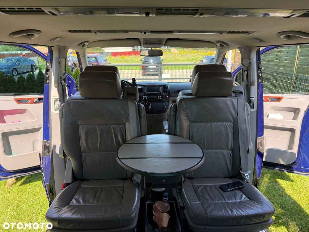 Volkswagen Multivan - 8
