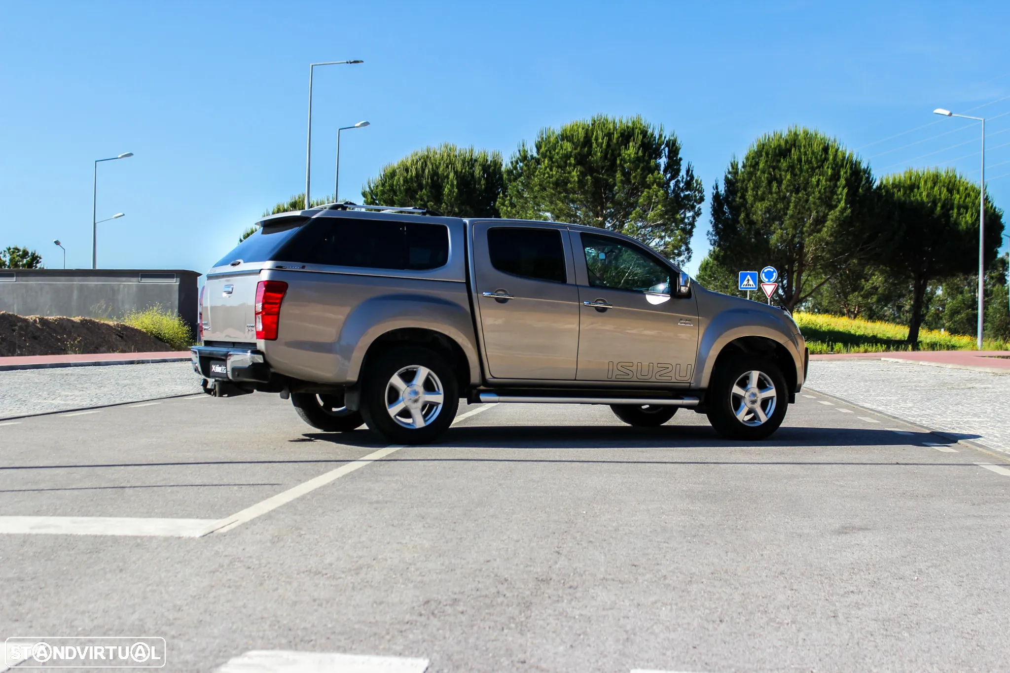 Isuzu D-Max 2.5 DTi CD 4WD LS Sport Edition - 6