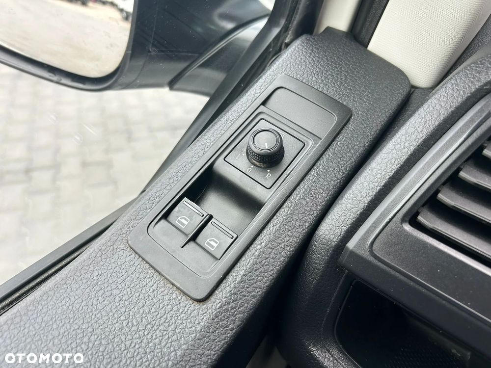 Volkswagen Transporter T6 Lift L2H1 Long 2.0 TDI 150KM **200tyś. km.**Klima**3 osobowy**2017R** - 18