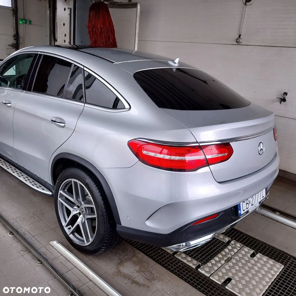 Mercedes-Benz GLE 350 d 4Matic 9G-TRONIC AMG Line - 26