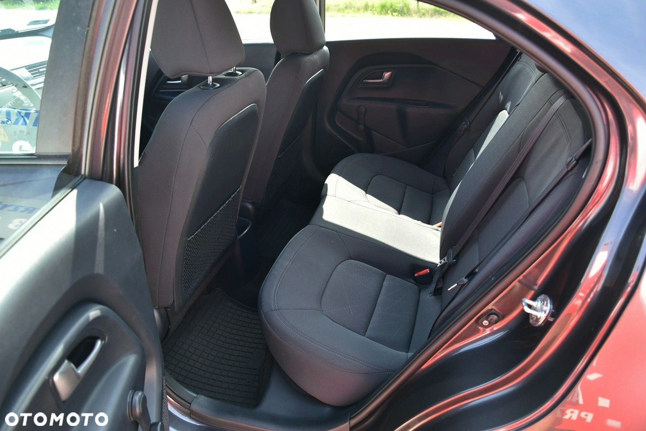 Kia Rio - 14