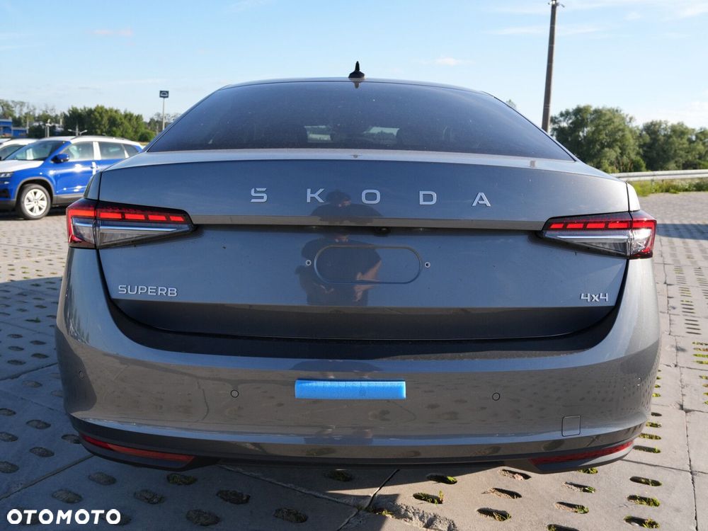Skoda Superb 2.0 TDI SCR 4x4 Drive DSG - 14
