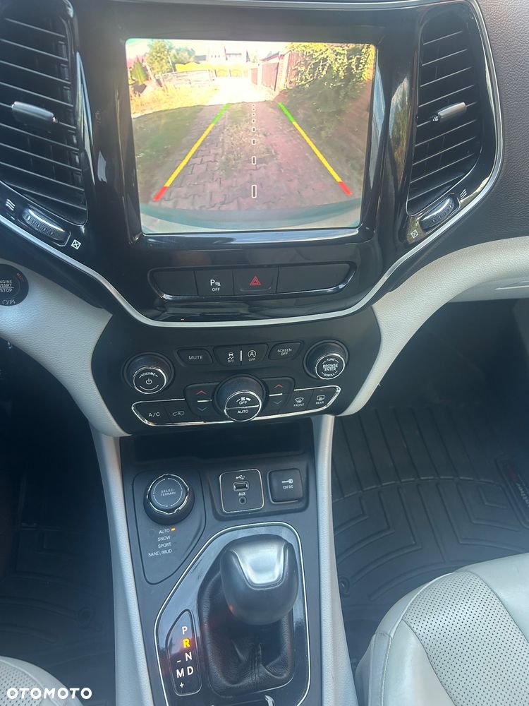 Jeep Cherokee - 9