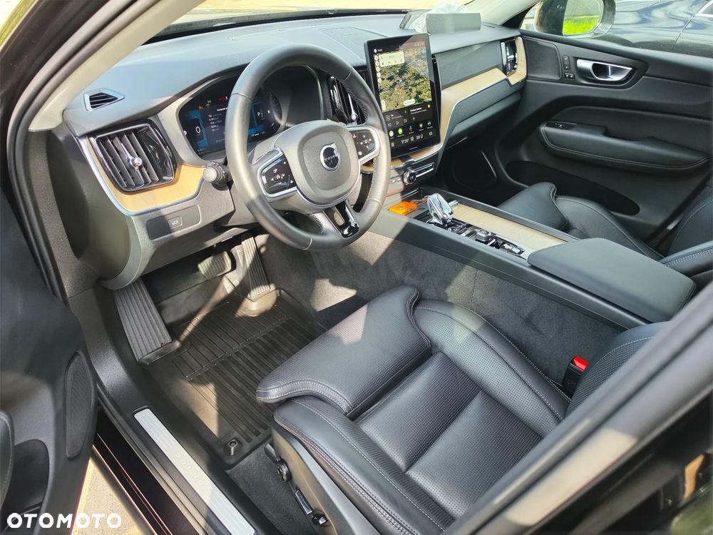 Volvo XC 60 B5 B AWD Plus Dark - 13