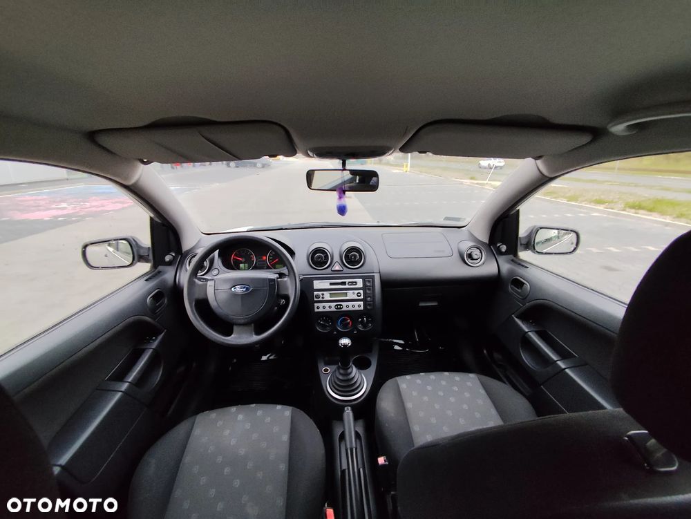 Ford Fiesta 1.3 Trend - 10