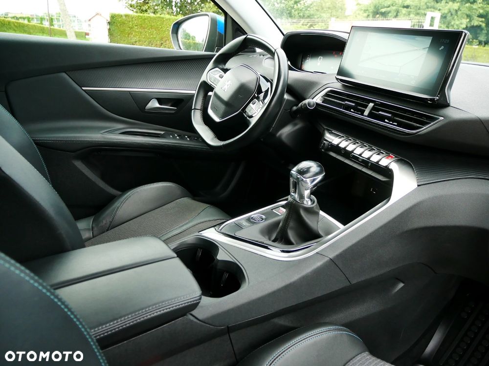 Peugeot 3008 1.5 BlueHDi Allure S&S - 18