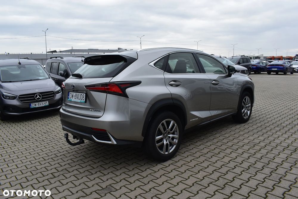 Lexus NX 300h Business Edition AWD - 6