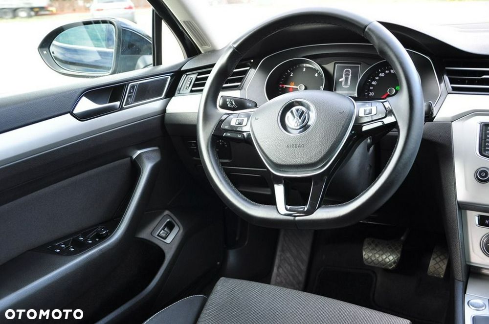 Volkswagen Passat Variant 2.0 TDI BMT Highline - 32