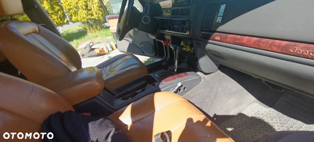 Jeep Grand Cherokee 5.9 Limited - 26