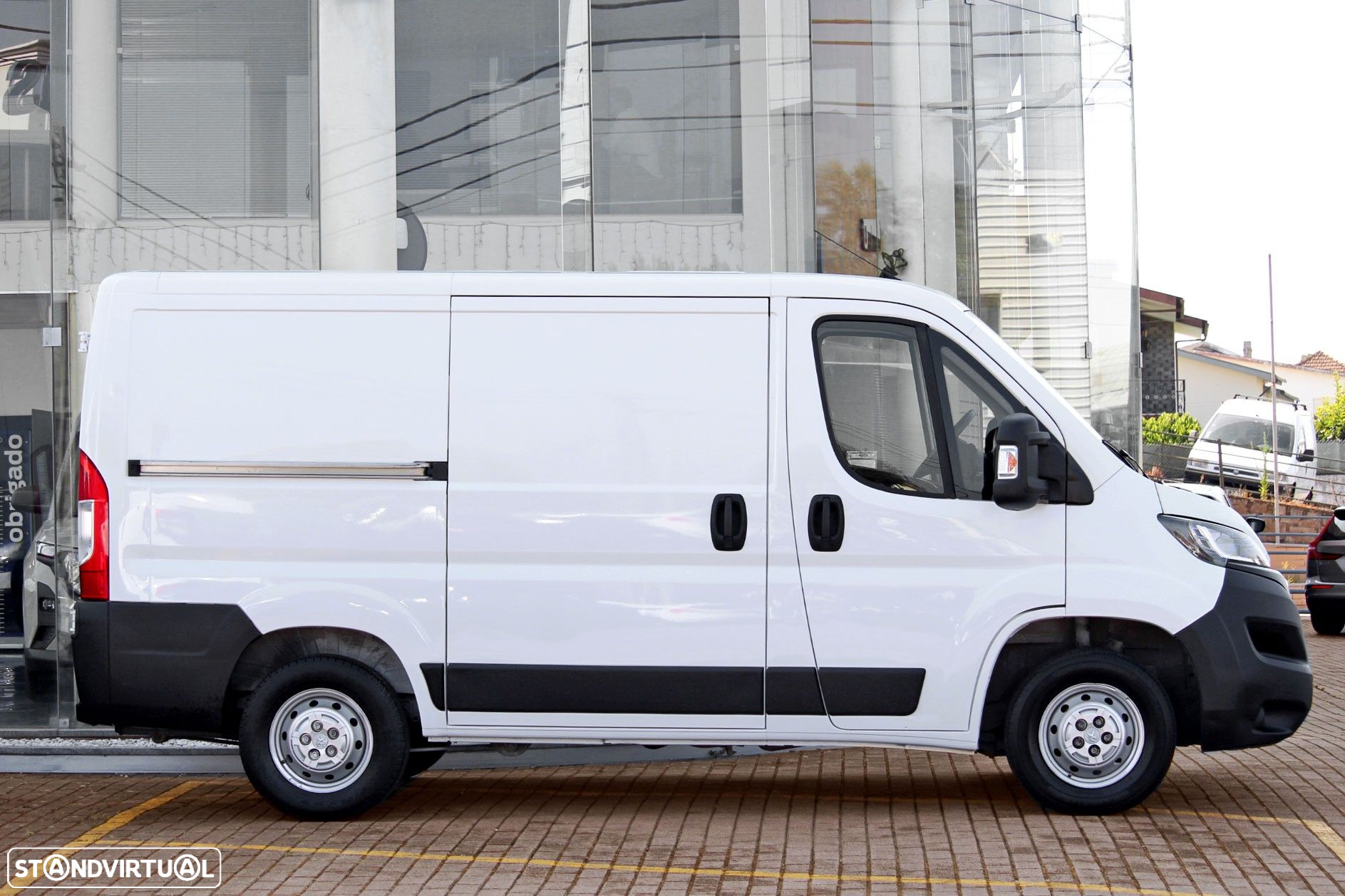 Peugeot Boxer 2.2 BlueHDi 330 L1H1 Premium - 4